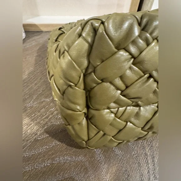 WALTER BAKER Indie Weaved-Leather Hobo Bag dark olive. New - Picture 6 of 8